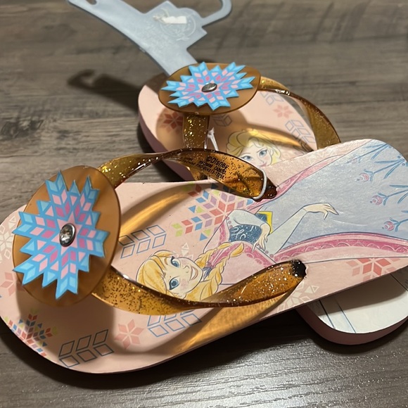 Disney. Flip Flops Sandals Shoes Girls Princess Tangled. Are New.US 11/12 - Picture 2 of 4
